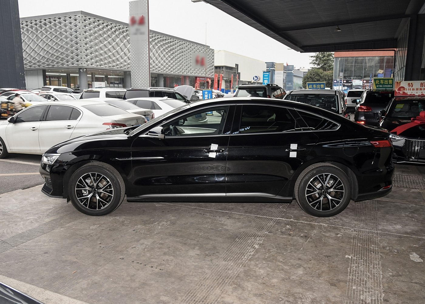 BYD e9